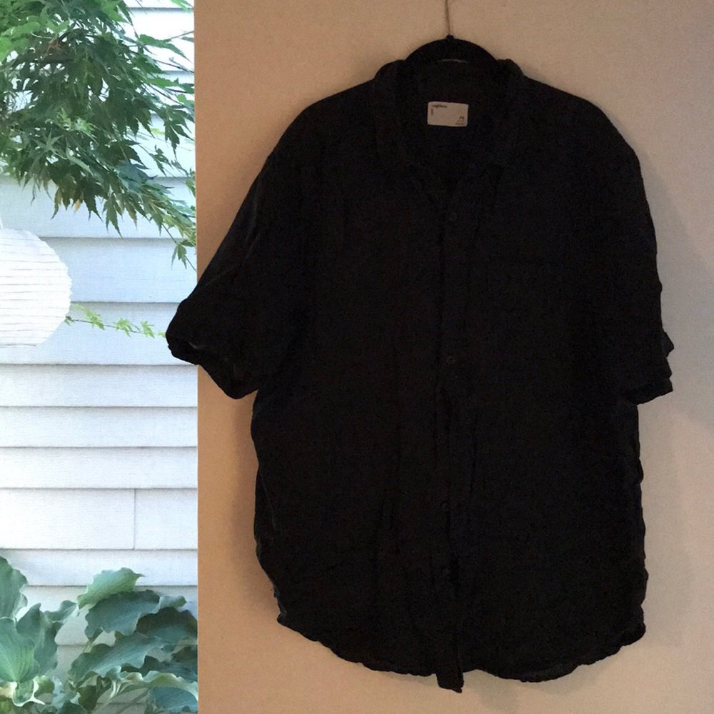 UO mens black short sleeve linen style shirt